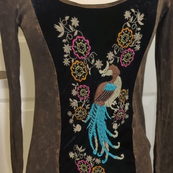 T Party Small Burnout Velvet Embroidered Long Sleeve Boho Peacock Shirt - Picture 2 of 8